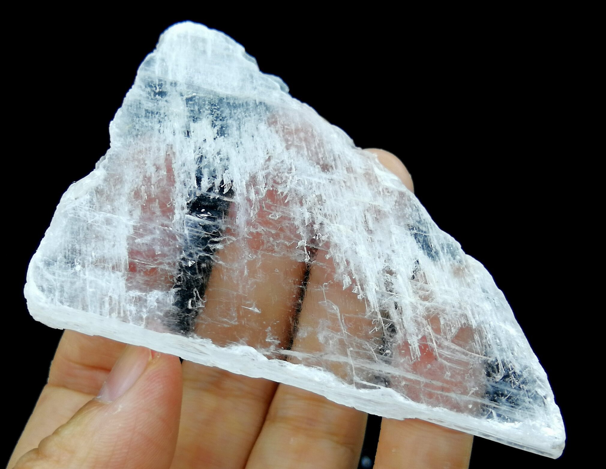 デビリン x セレナイト鉱物標本 77 mm 溶ける氷のような極めて透明なセレナイト板 鉱物標本 中国 B6906
