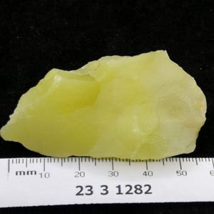 60 mm ren gröngul botryoidal Smithsonit, hängsmyckesstorlek, naturligt mineralprov från Kina, CM2331282