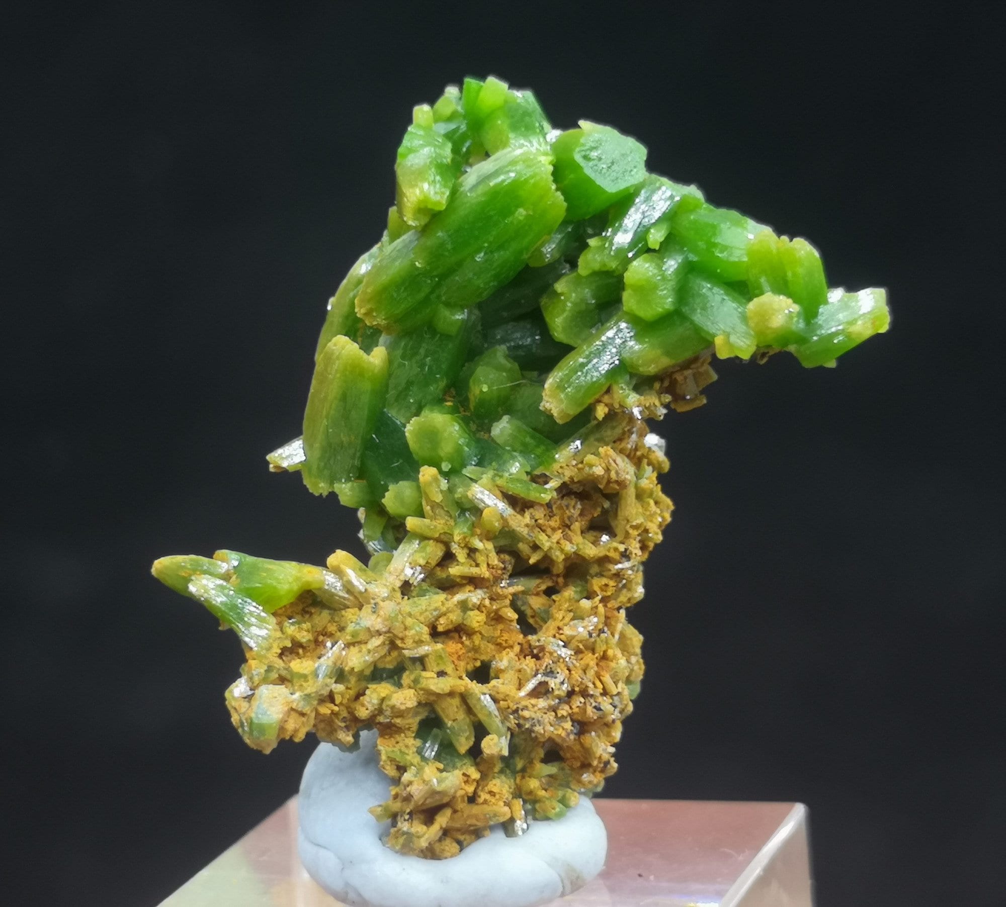 中国・広西産 パイロモルファイト（Pyromorphite）結晶標本｜鮮緑色 25 mm 良質グリーンパイロモルファイト、中国産天然鉱物標本