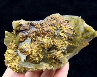 95 mm 365 g 光沢のある金色の黄銅鉱と菱鉄鉱、中国産天然鉱物標本