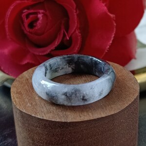 US Size 8 (18.2MM Inner Diameter) Icy Black And White Type A Grade A Natural Jadeite Jade Fei Cui Abacus Band Ring