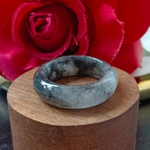 US Size 7.7 (17.9MM Inner Diameter) Icy Black And Grey Type A Grade A Natural Jadeite Jade Fei Cui Abacus Band Ring