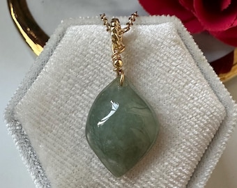 オレンジレッドタイプAグレードA天然ジェダイト翡翠フェイクイ14K