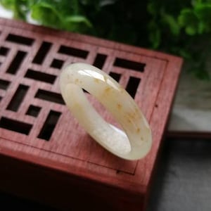 US Size 9 (19.1mm Inner Diameter) Red and Beige Icy Translucent Type A Grade A Natural Jadeite Jade Fei Cui Abacus Band Ring
