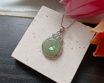 纯天然A级ジェダイト（白月光）天然高級緑色ジェダイト二色合わせたのネックレス アイシーフローラルグリーンタイプAグレードA天然ジェダイト翡翠
