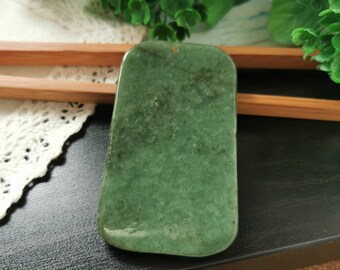 オリーブグリーンタイプAグレードA天然ジェダイト翡翠フェイクイ