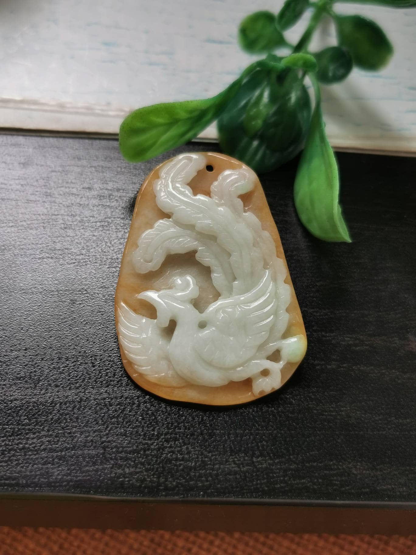 ユニークな三色タイプ A グレード A 天然翡翠 飛翠鳳凰ペンダント 