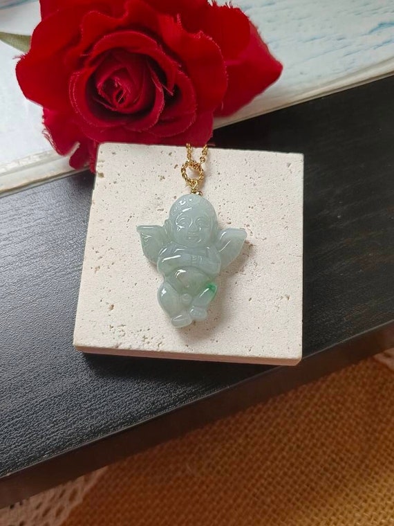 SALE 最終価格貴重！未使用14Ｋグリーンジェイド 花彫刻 ペンダントトップ アップルグリーンの鉱脈タイプ A グレード A 天然ジェダイト ジェイド