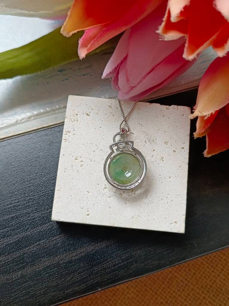 アイシーフローラルグリーンタイプAグレードA天然ジェダイト翡翠