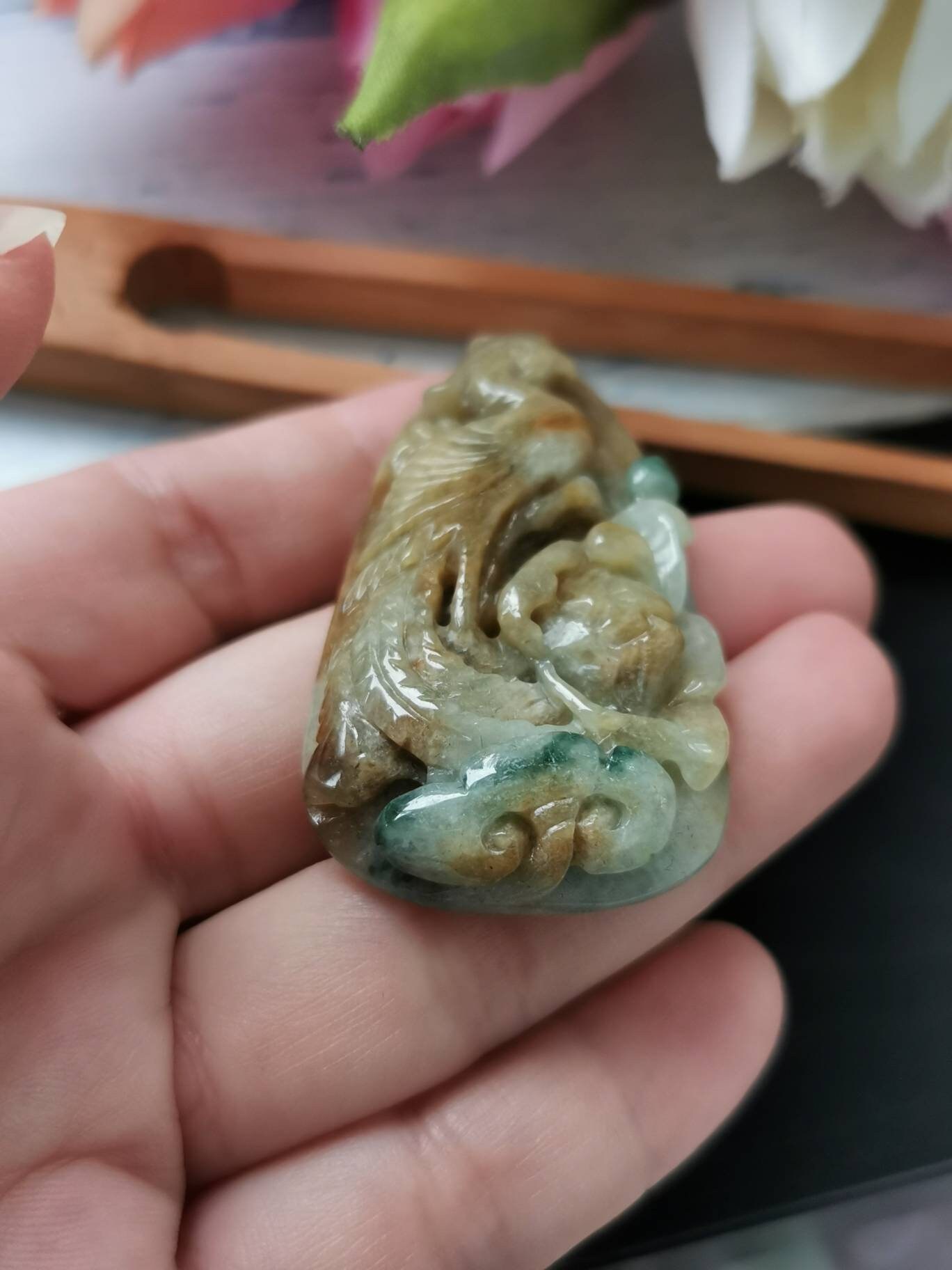 ユニークな三色タイプ A グレード A 天然翡翠 飛翠 鳳凰如意花彫刻