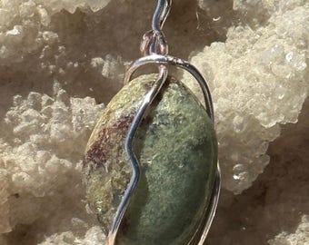 Green Agate Silver Wire Pendant