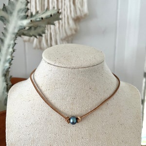 Peacock Pearl Leather Choker Necklace | Leather Necklace | Chocker | Choker Necklace | Pearl Necklace | Pearl Chocker