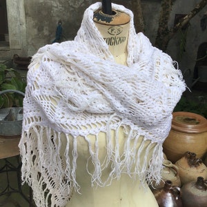 Chale white wool