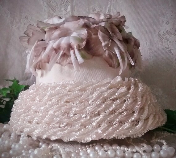 Vintage Pale Mauve Lamp Shade-Style Hat with Lave… - image 4