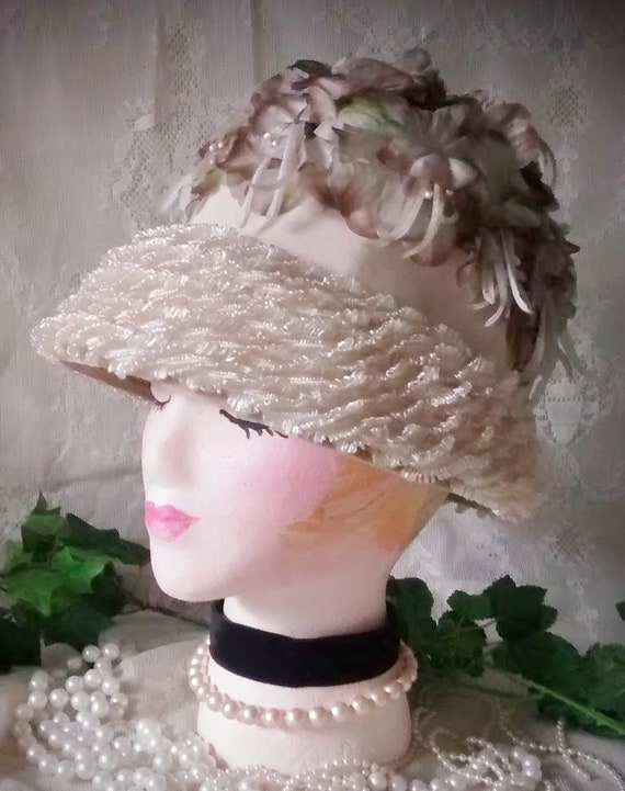 Vintage Pale Mauve Lamp Shade-Style Hat with Lave… - image 2