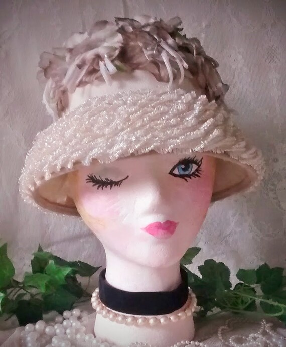 Vintage Pale Mauve Lamp Shade-Style Hat with Lave… - image 1