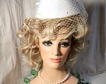 Vintage DEBORAH New York White Straw Scottie:/ Weddings  display picture 1