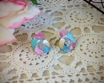 Vintage Earrings: Shell and silver, Pierced