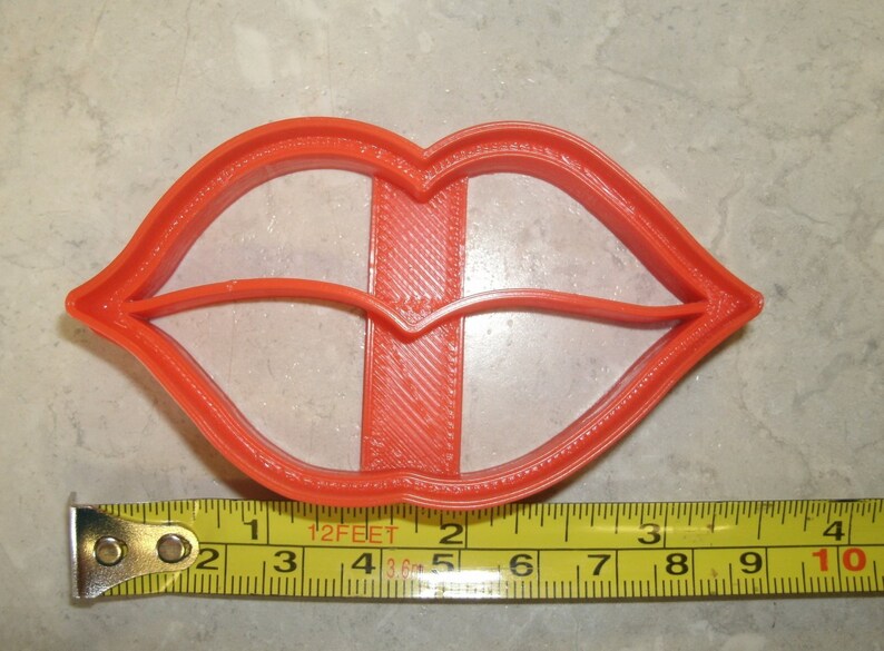 Kiss Me I/'m Irish Saint Patrick/'s Day Shamrock Lips St Patty/'s Party Celebration Set Of 2 Cookie Cutter USA PR1162
