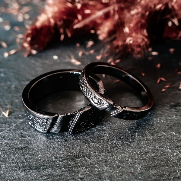 Dark Viking Wedding Bands Set His and Hers, Irish Wedding Ring, Norse Ring For Oath, Antique Textured Hammered Matching Wedding Bands