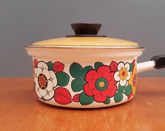 Vintage Enamel Pot - Flowers - 1 Liter / 33 fl oz - 1970s (V946)