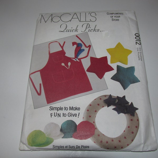 UNCUT McCalls Crafts 0012 Quick Picks Apron, Star Pillows, Wreath, Ball Cap, Dog Bed, Wood Carrier, Necktie, Oven Mitt, Ornament Patterns