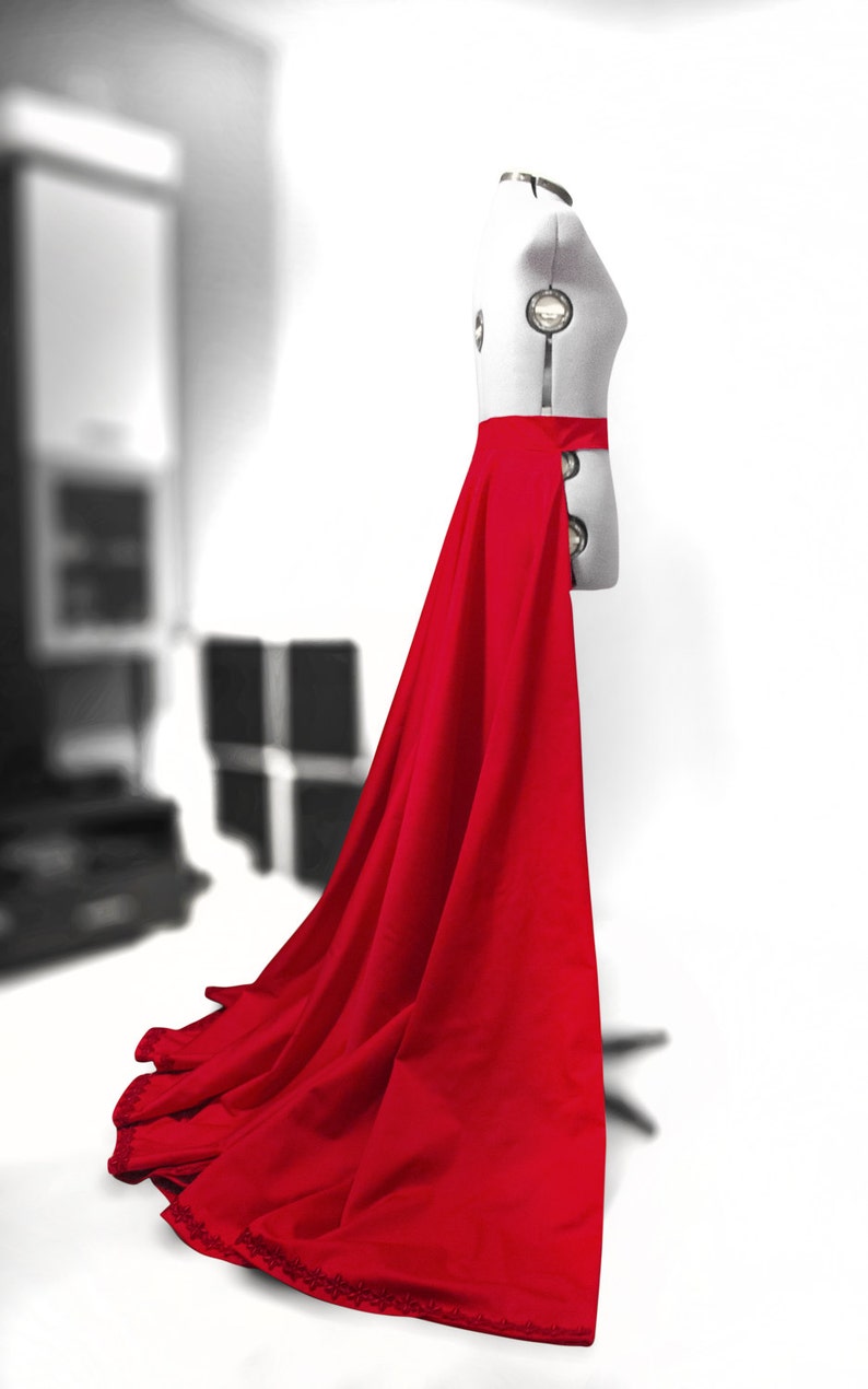 removable overskirt