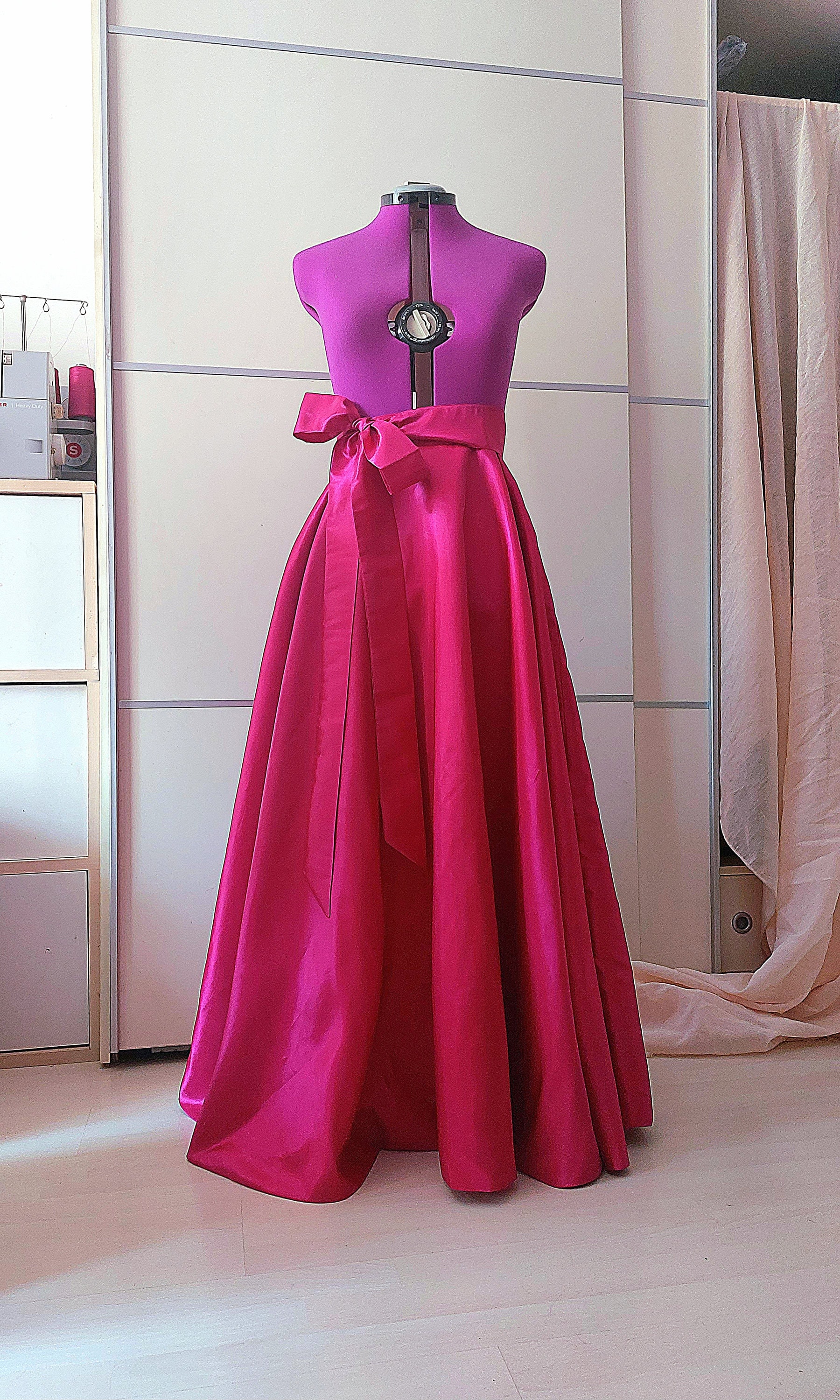 Elegant Fuchsia Magenta Floor-Length Taffeta Skirt with Pockets and Bow Detail Formal Skirt