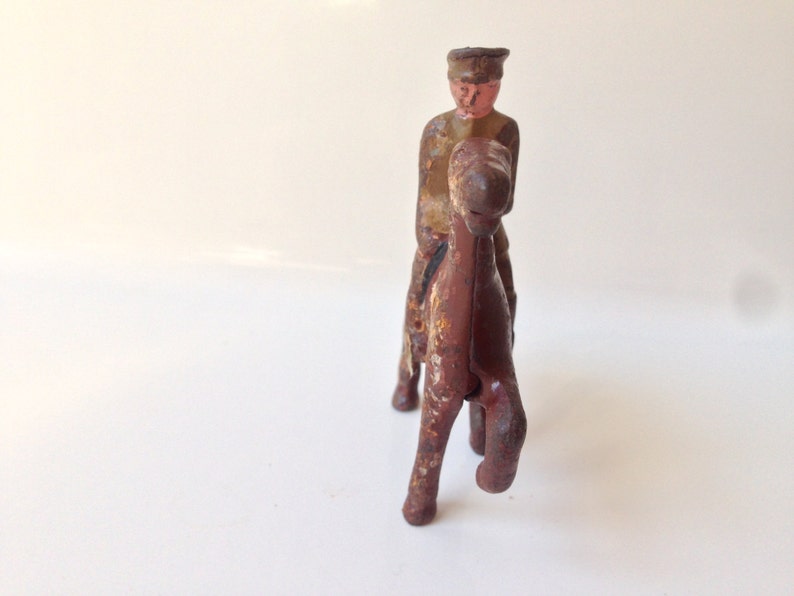 Grey Iron G 107 Cavalry Officer Circa 1933 Police on Horseback Toy Soldier