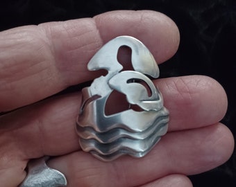 Meninas van Canido, handgemaakte sieraden, Art Deco Menina in massief 925 sterling zilver, ambachtelijk cadeau voor moeder, unieke broche en hanger