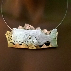 Moby Dick, Broche y colgante ballena plateada, Joyería artesanal de metal reciclado, Pieza artesanal única, Regalo amistad eterna, Leviatán
