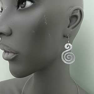 Spiral earrings forged with aluminum recovered from the sea, Handmade jewelry, Light silver metal earrings, Ethnic earrings