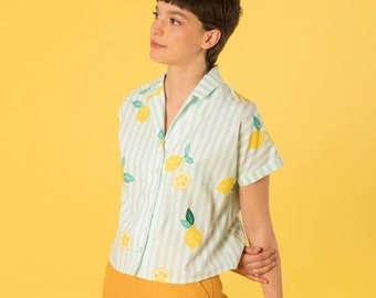 Paola Shirt -  Shirt with kimono sleeves and notched collar, Mint Lemonade print