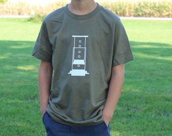The Aeropress- Manual Coffee Brewing Kid's T-shirt (Brewing Coffee Manually)