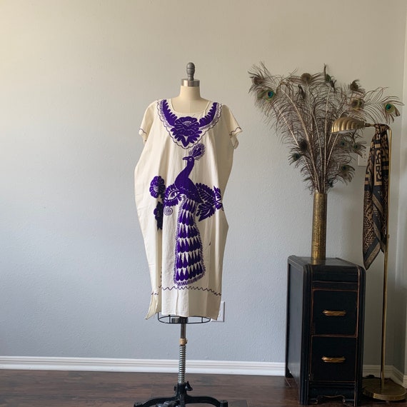 Vintage peacock embroidered Mexican kaftan dress
