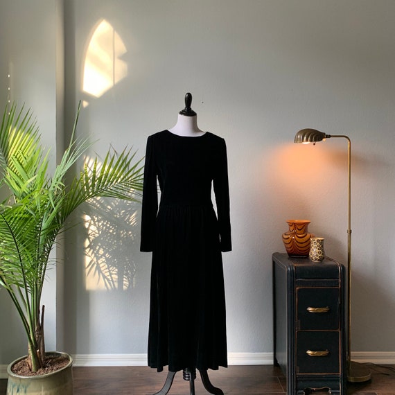 Vintage backless black velvet dress