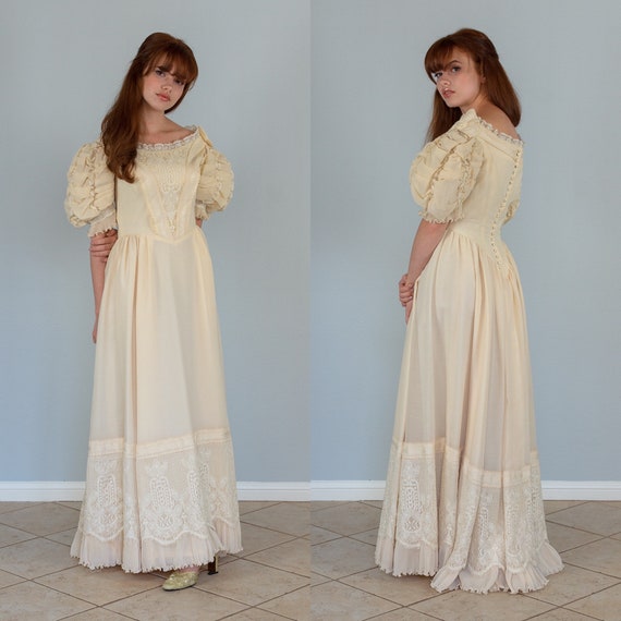 Vintage 1960's puffed sleeve boho wedding dress