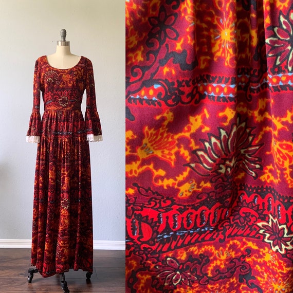 Vintage 1970’s heavily patterned maxi with bell sl
