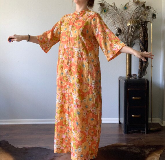 Vintage 1960’s psychedelic floral house coat