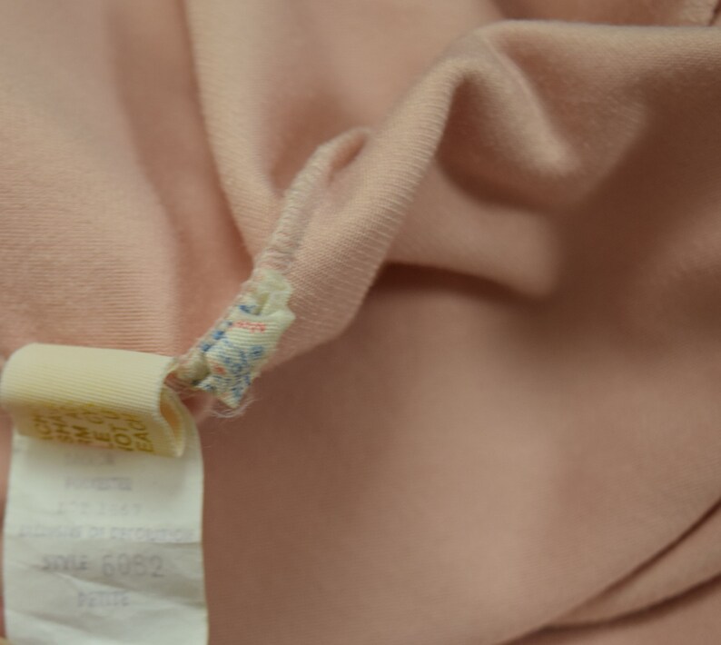 Size SM Petite Vintage 80s Belted Robe with Quilted Satin Collar