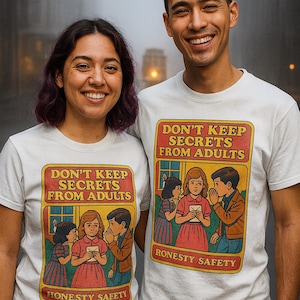 Juliet Shakespeare Retro Graphic Tee - Vintage-Inspired Gift for Adults, Youthful Fashion with Quirky Charm
