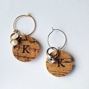 Engagement Ring Wine / Drinks Glass Charms - Gold or Silver - Handmade Personalised Cork - Hen Party, Wedding Favours, Bridal Gift