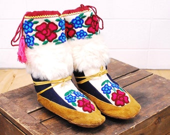 Vintage 1960's/70's First Nations Hand Embroidered Moosehide Moccasins / Mukluks / Fur Trim / Retro Collectable Rare / bjr