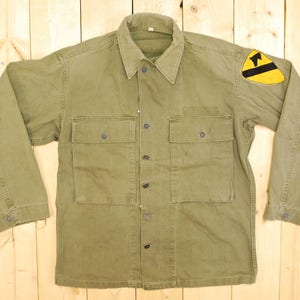 Vintage 1940&#39;s WW2 US Army HBT Olive Combat Fatigue Shirt / 1st Cavalry Patch &quot;Hell for Leather&quot; / Retro Collectable Rare