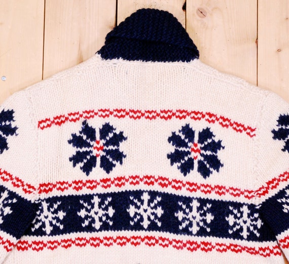Vintage 1950's COWICHAN Sweater / Snow Flake Pattern / Retro