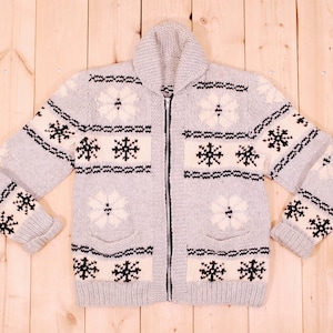 Vintage 1950&#39;s/60&#39;s COWICHAN Sweater / Snow Flake Pattern / Retro Collectable Rare