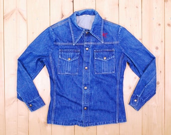 Vintage 1970's Denim Hippie Camisa con bordado / Retro Coleccionable Raro
