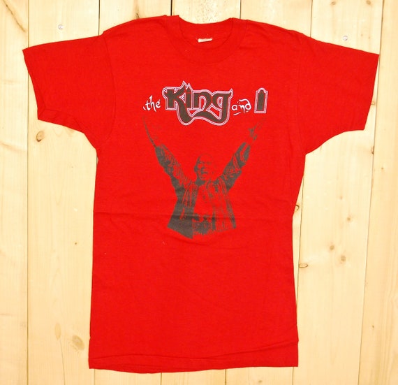 Vintage 1970's/80's Broadway THE KING and I Red T-shirt / Yul