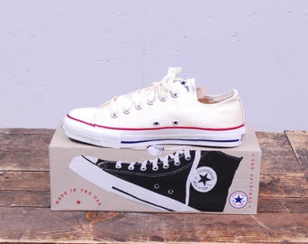 Vintage 1990's Deadstock ungebleichte Weiße CONVERSE CHUCK TAYLOR Lo-Top Sneakers / Größe 5 / Made in U.S.A. / Retro Sammlerstück Selten