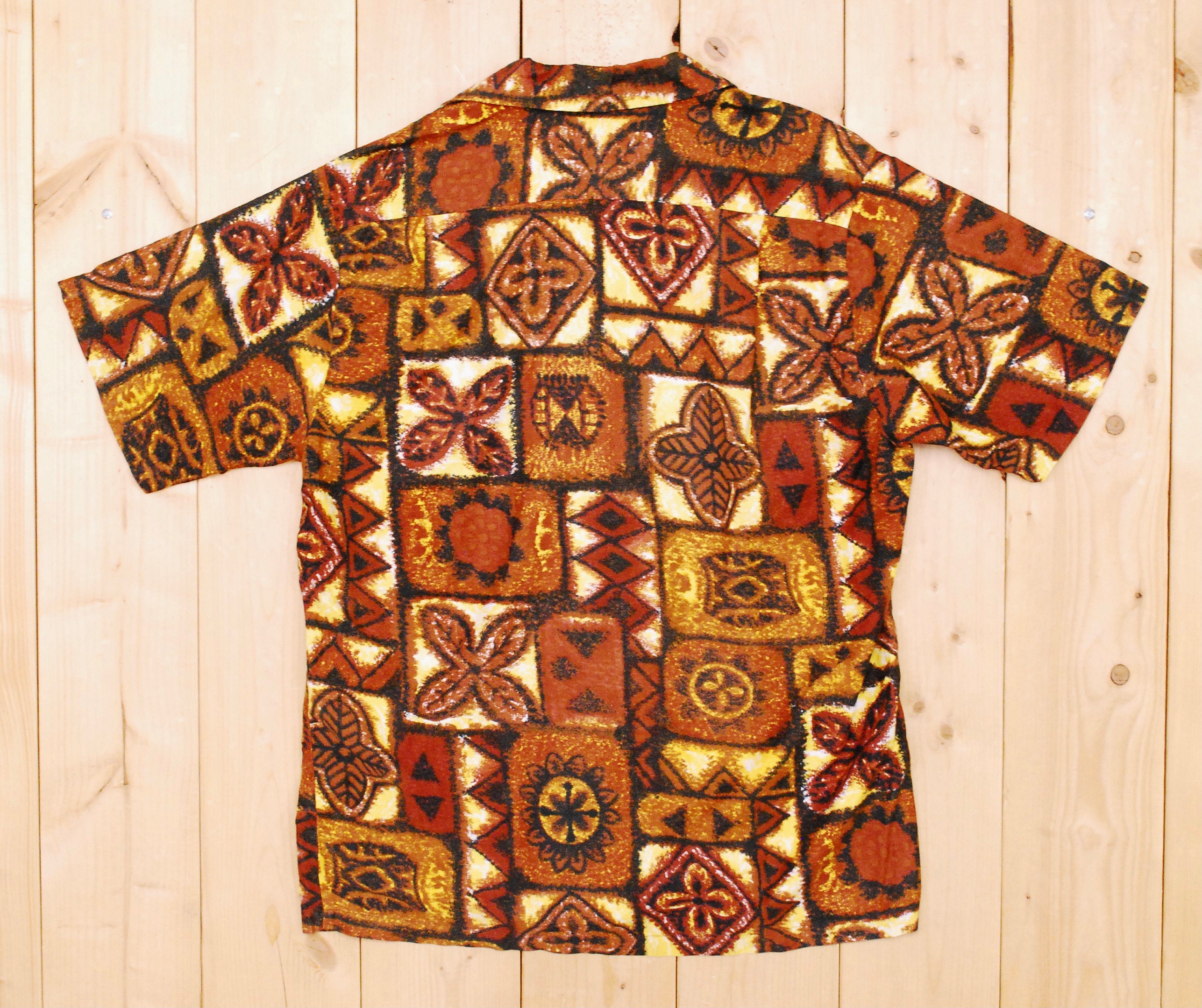 60s 70s ヴィンテージ エスニック柄シャツ 半袖 ヒッピーロカビリー民族柄 Amazon.com: 60s 70s Floral Men's Casual Button-Down Shirts